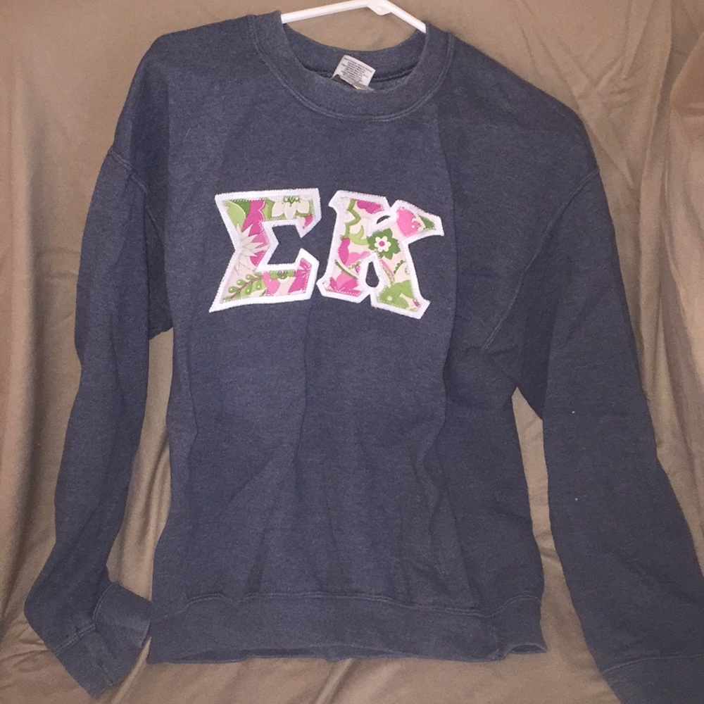 Sigma Kappa, Stitched Letters sweater